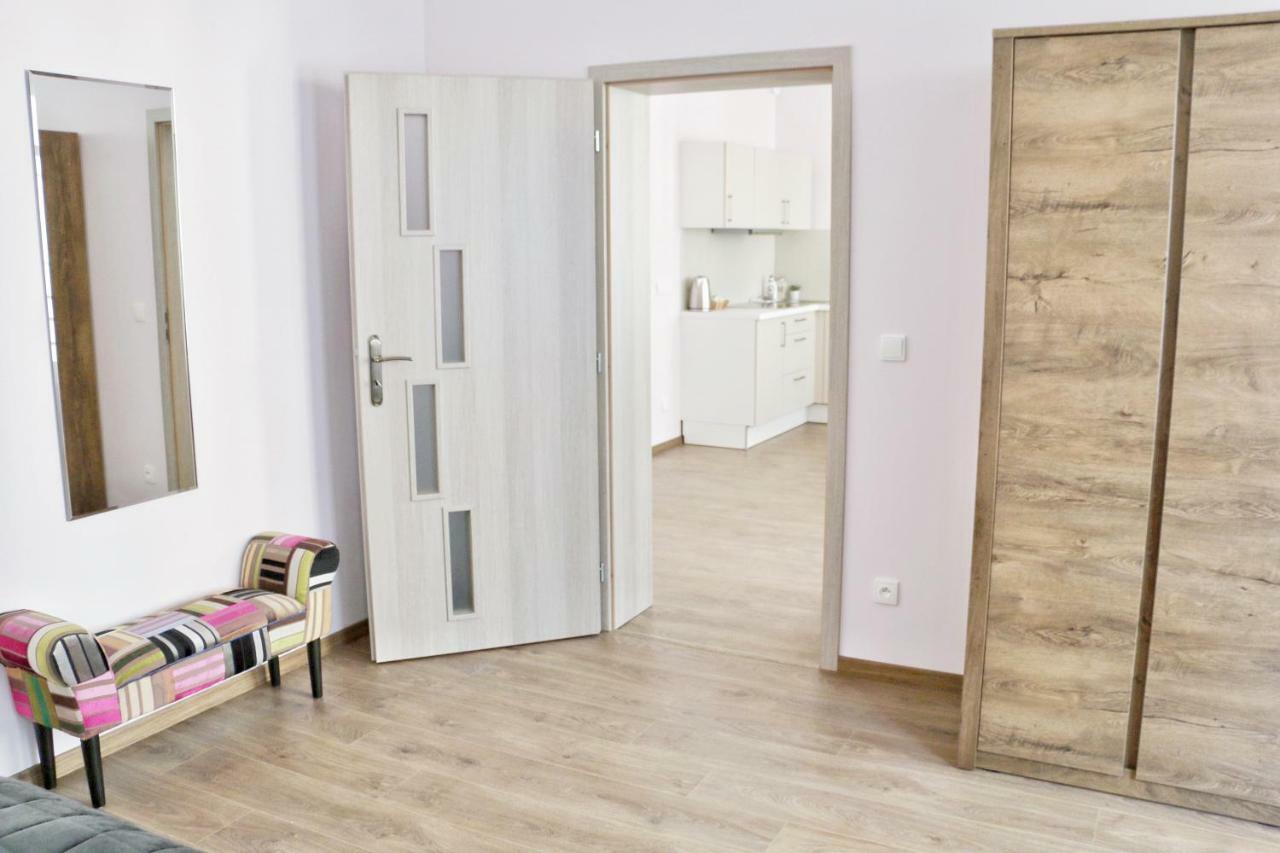 Apartments Moravska 24 Κάρλοβι Βάρι Εξωτερικό φωτογραφία